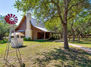 482 E Stubbs Rd, Johnson City, TX 78636