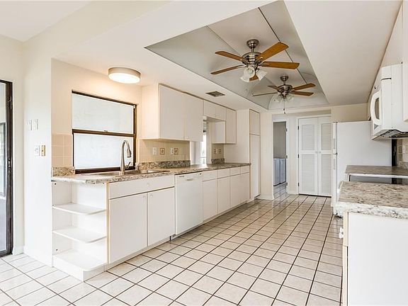 5th image of 121 Concord Dr NE