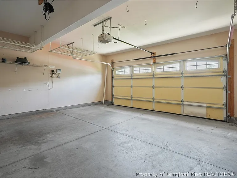 415 Highgrove Dr — Photo 46