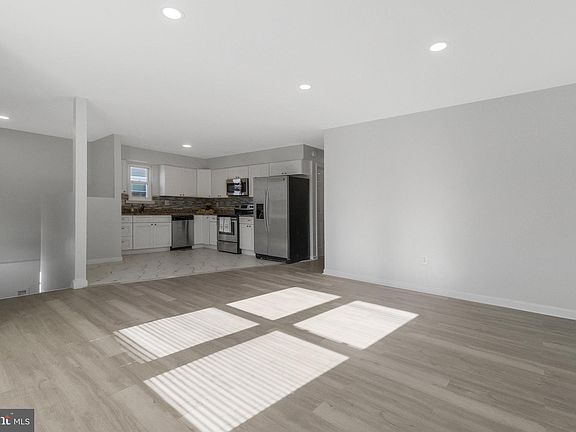 2nd image of 5004 Roanoke Pl