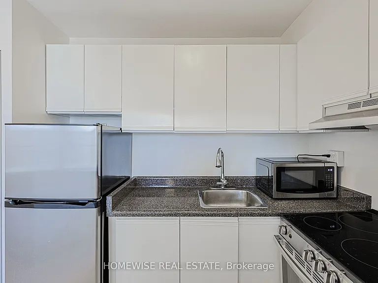 485 Kingston Rd #703 — Photo 7