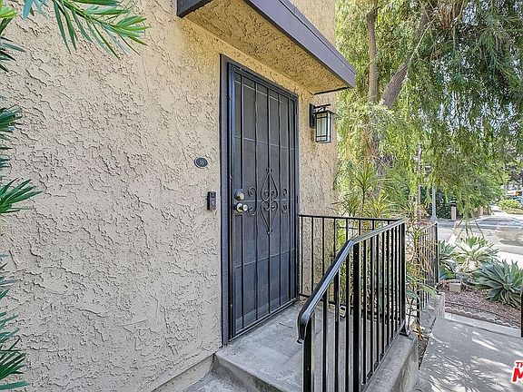 3rd image of 104 N Wilson Ave
