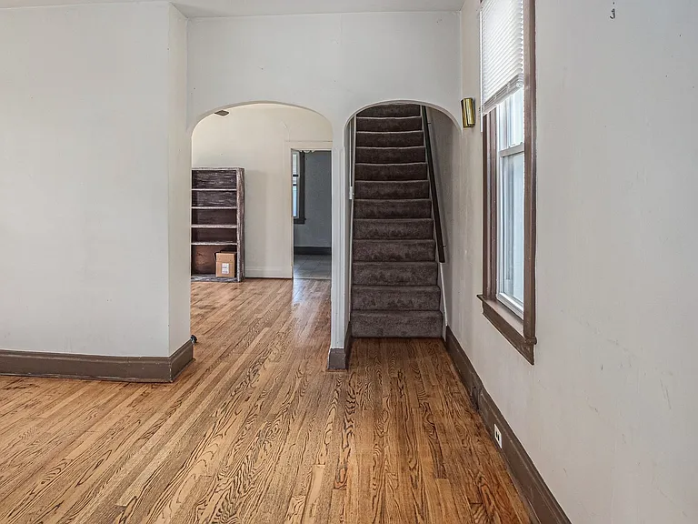 4727 5th Ave — Photo 5