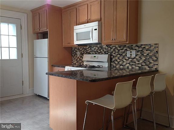 4th image of 100 Grandview Rd #3