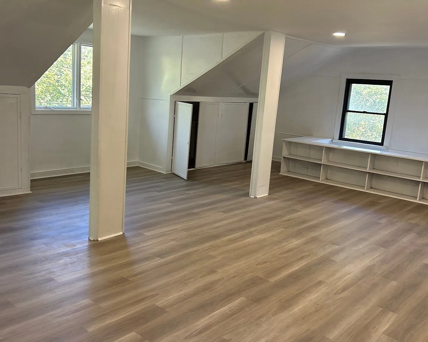 3 bed, 1299 sqft, $3,148 — Photo 2