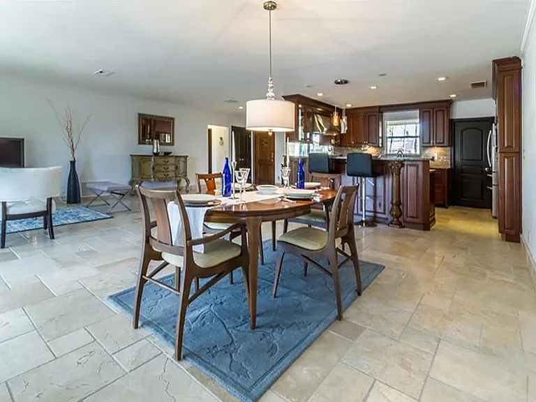 Dining area
Please note that the listing pictures include staged scenery to help you visualize how you might furnish the space in a style you prefer