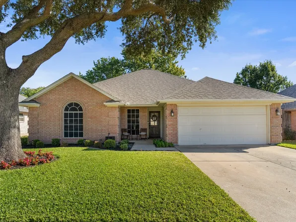 325 Cindy Ln, Saginaw, TX 76179