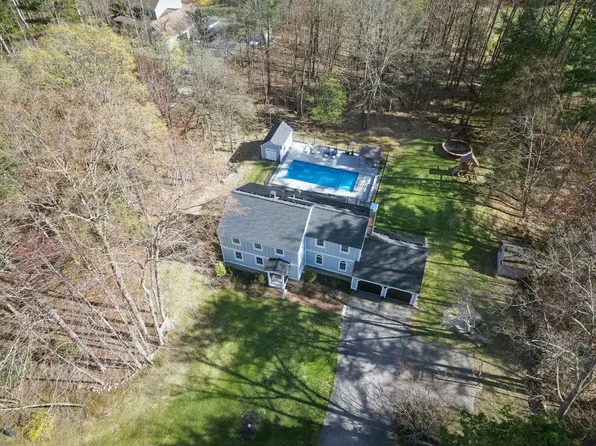 6 Cider Mill Road, Bedford, NH 03110