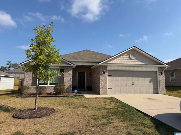 401 Clear Creek Ln, Calera, AL 35040