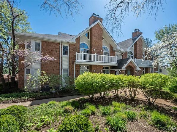 12 Country Club Ter, Saint Louis, MO 63122