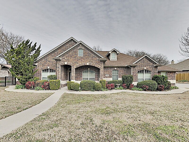 1st image of 5205 Estrella Ln