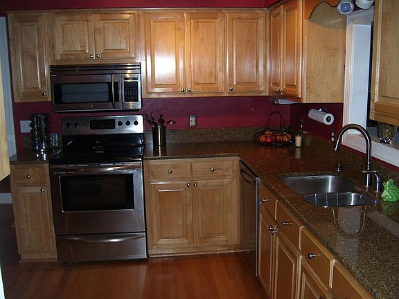 Newly Renovated Kitchen has Granite Countertops, Stainless Appliances, More!