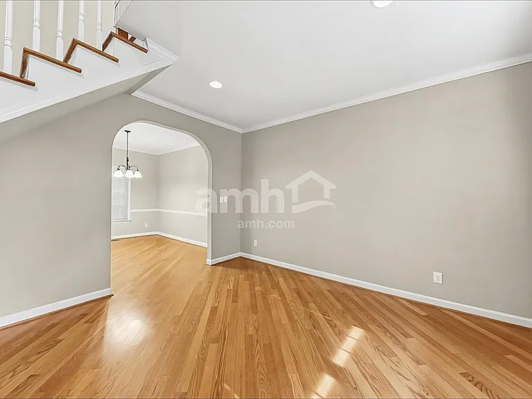 3520 Huntingridge Dr — Photo 6
