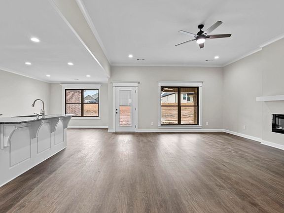 4th image of 1408 Justice St