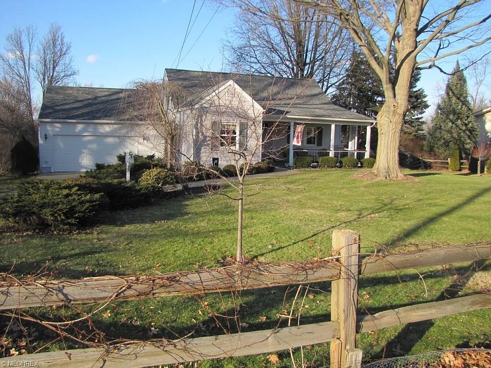 1st image of 464 Oak St