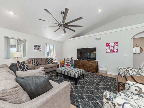 4th image of 636 Waynoka Dr