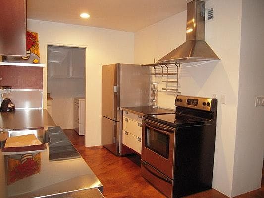 BERYL_kitchen_looking towards laundry room_stove_right