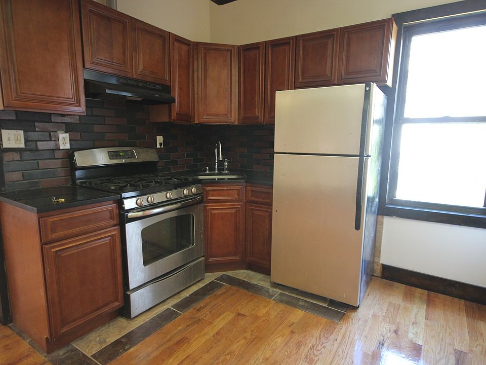 1st image of 88 Starr St #1STFLOOR