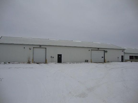 4th image of 3825 Shadowwood Dr NE