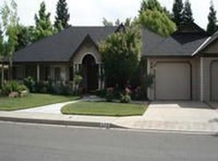 429 E Feather River Dr, Fresno, CA 93730