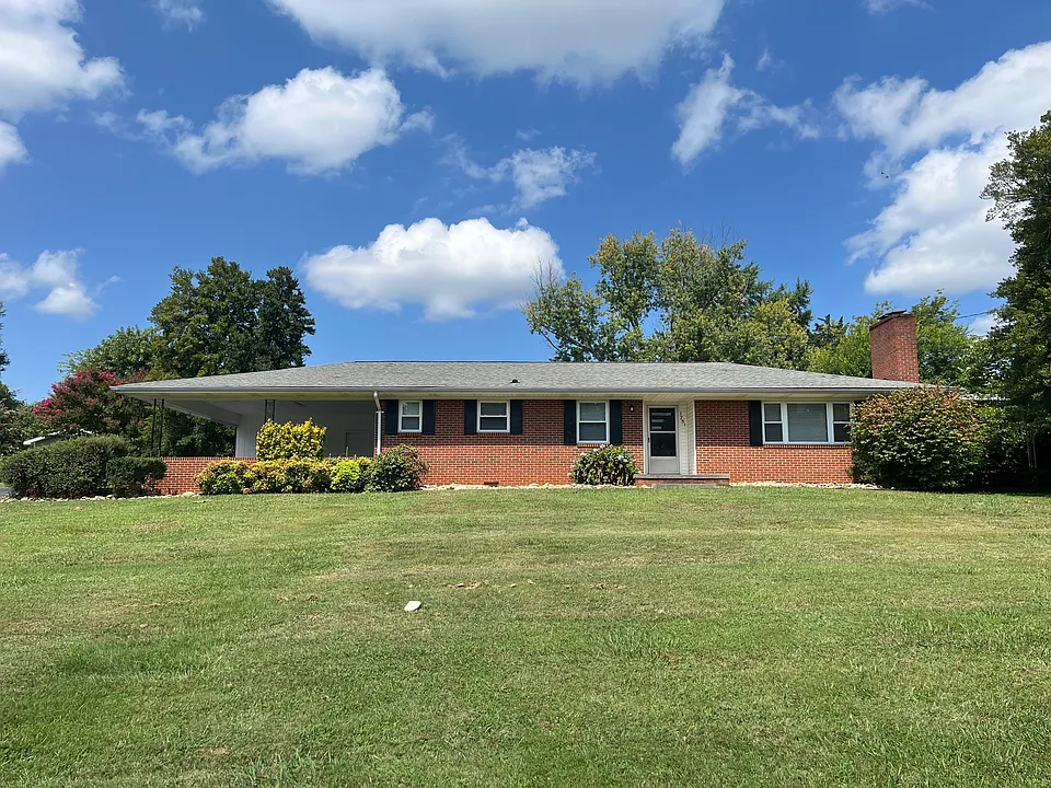 1751 Linda Ln