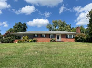 1751 Linda Ln, Maryville, TN 37803