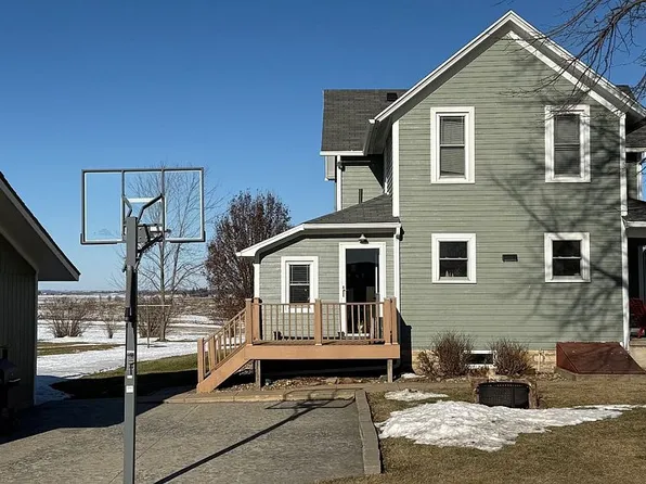 15403 140th Ave, Scotch Grove, IA 52310