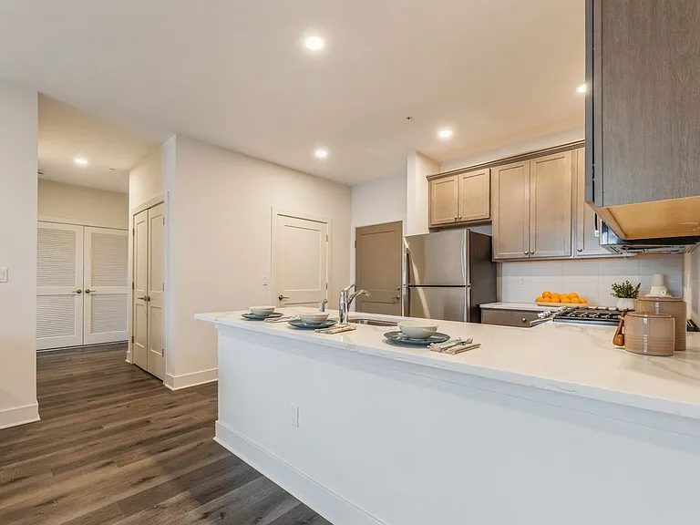 The Grande Saddle Brook — Photo 18