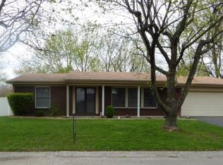 305 Saint John Dr, Belleville, IL 62221