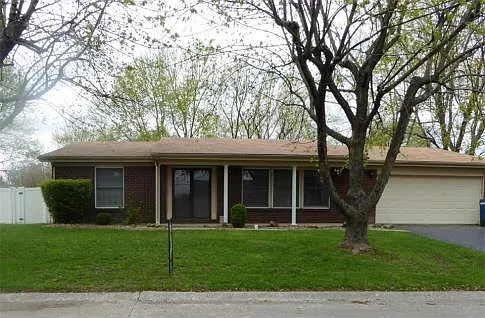 305 Saint John Dr photo 1