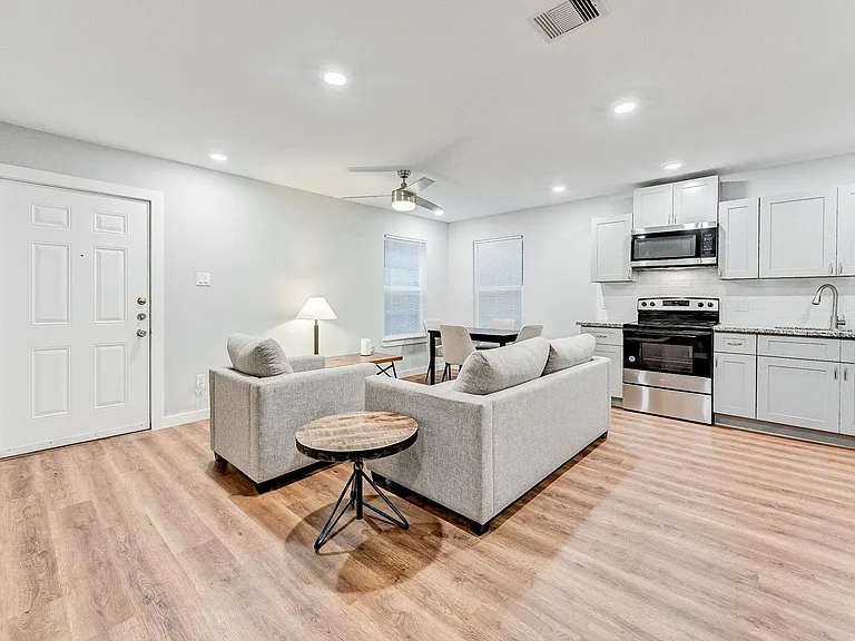 1017 N Lane St #A — Photo 5