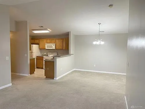 3041 Westminster Dr #207 — Photo 7