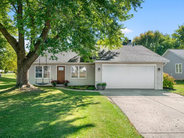 1724 Lake Holiday Dr, Sandwich, IL 60548