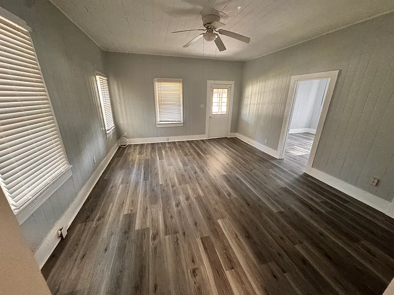 4345 K Ville Ave — Photo 7