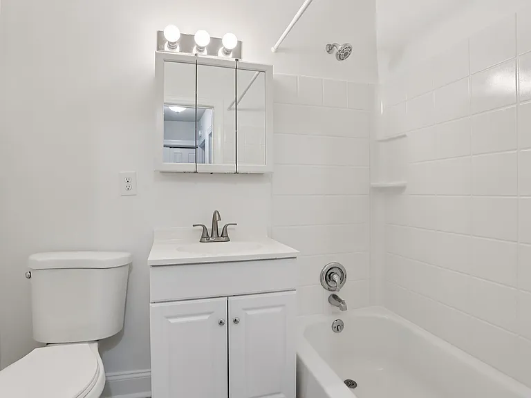Maple Walk Apartments — Photo 19