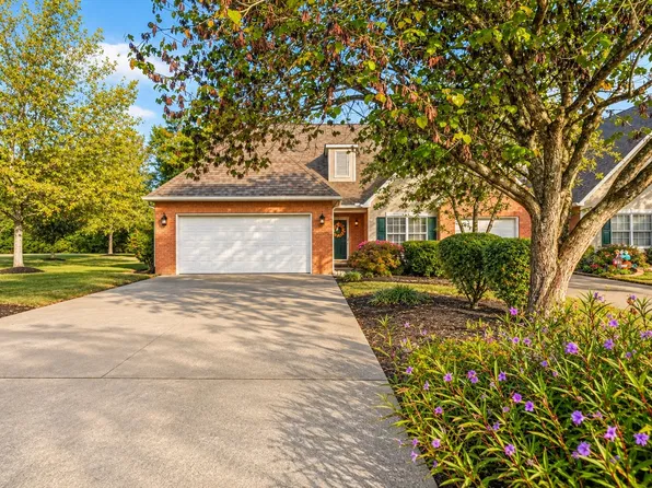 380 Paine Lake Dr, Sevierville, TN 37862