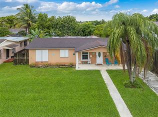 10854 SW 141st Ln, Miami, FL 33176