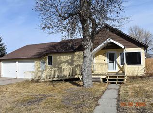 47 3rd Ave NW, Garrison, ND 58540
