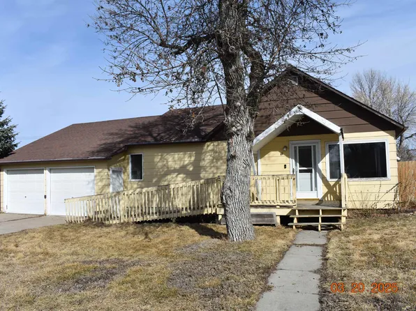 47 3rd Ave NW, Garrison, ND 58540