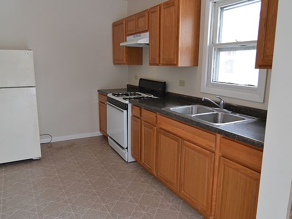2nd image of 209 Hyde Park St