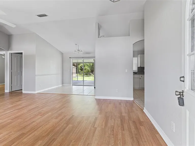 2745 Nellie Ln — Photo 6