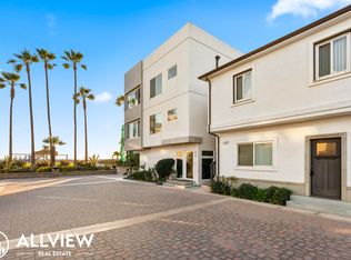 17 C Pacific Avenue, Surfside, CA 90743