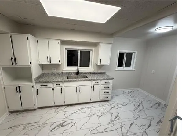 8 Dewitt St, Pittsburgh, PA 15211