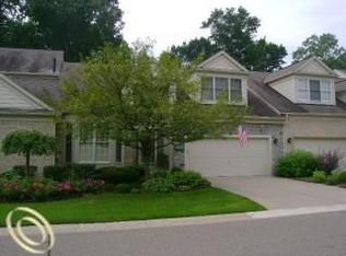 39605 Dun Rovin Dr #61, Northville, MI 48168