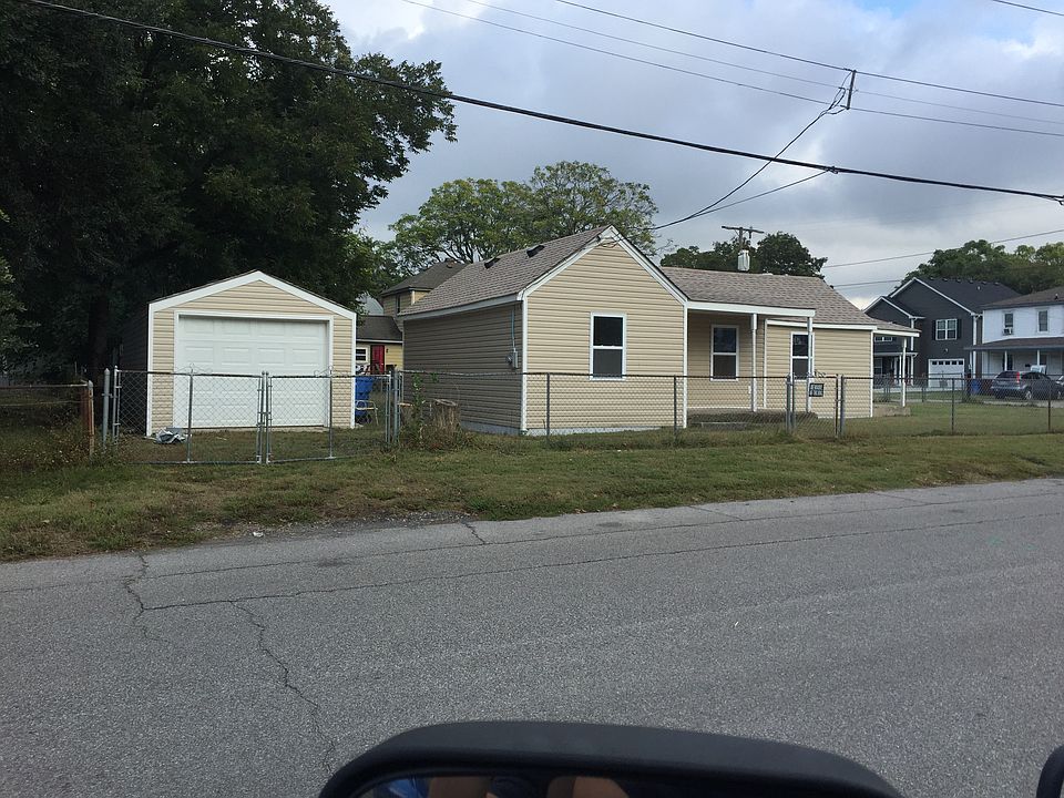 2nd image of 1338 Perry St