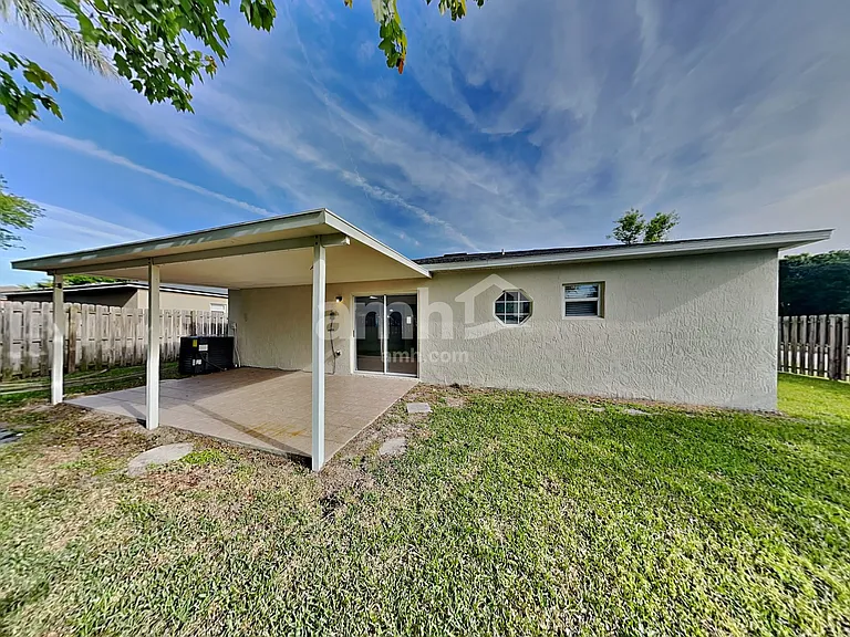 9172 Upstream Ct — Photo 19
