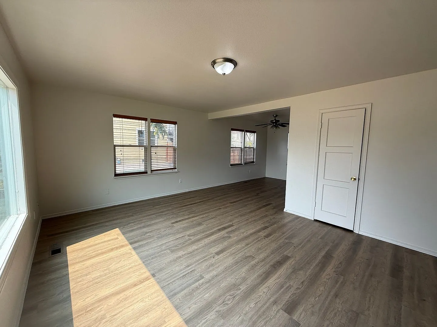 1404 Swift Blvd. — Photo 3