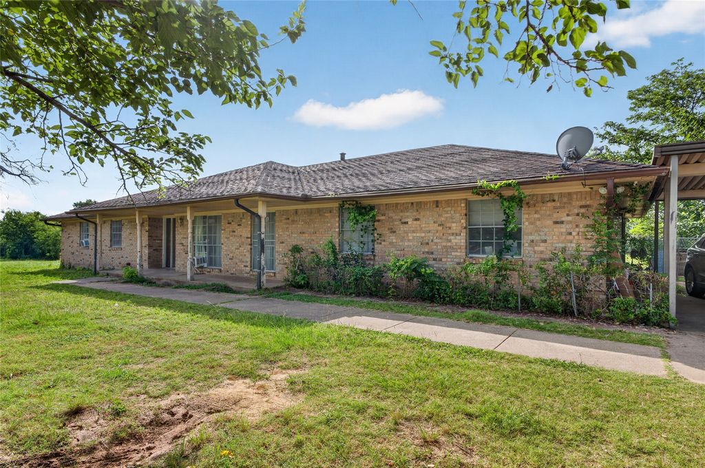 1334 E Stark Rd, Seagoville, TX - View 5