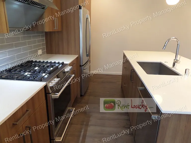 4304 Evanston Ave N — Photo 12