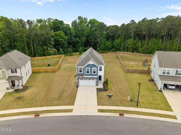 337 Winding Creek Dr, Lillington, NC 27546